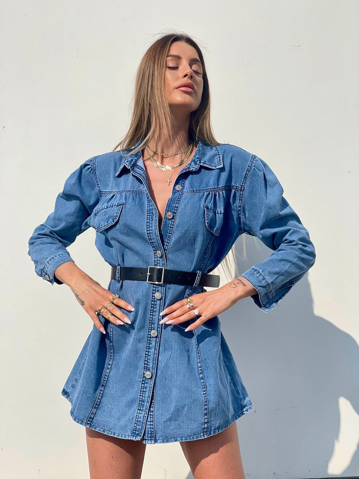 Abito in jeans con cintura