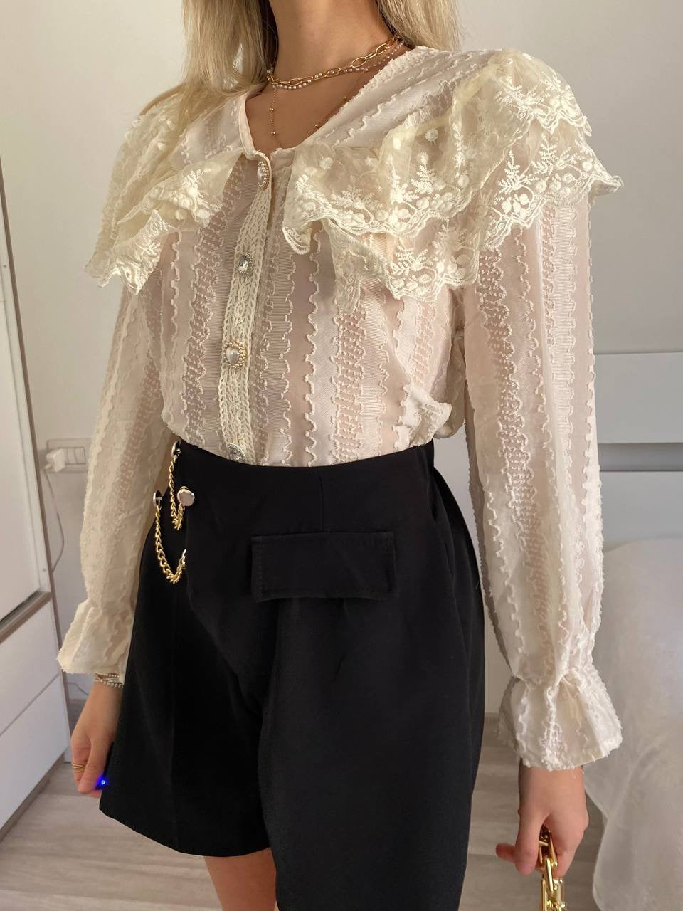 Camicia in pizzo beige