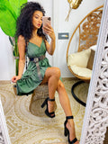 Abito a balze con gonna ampia verde militare