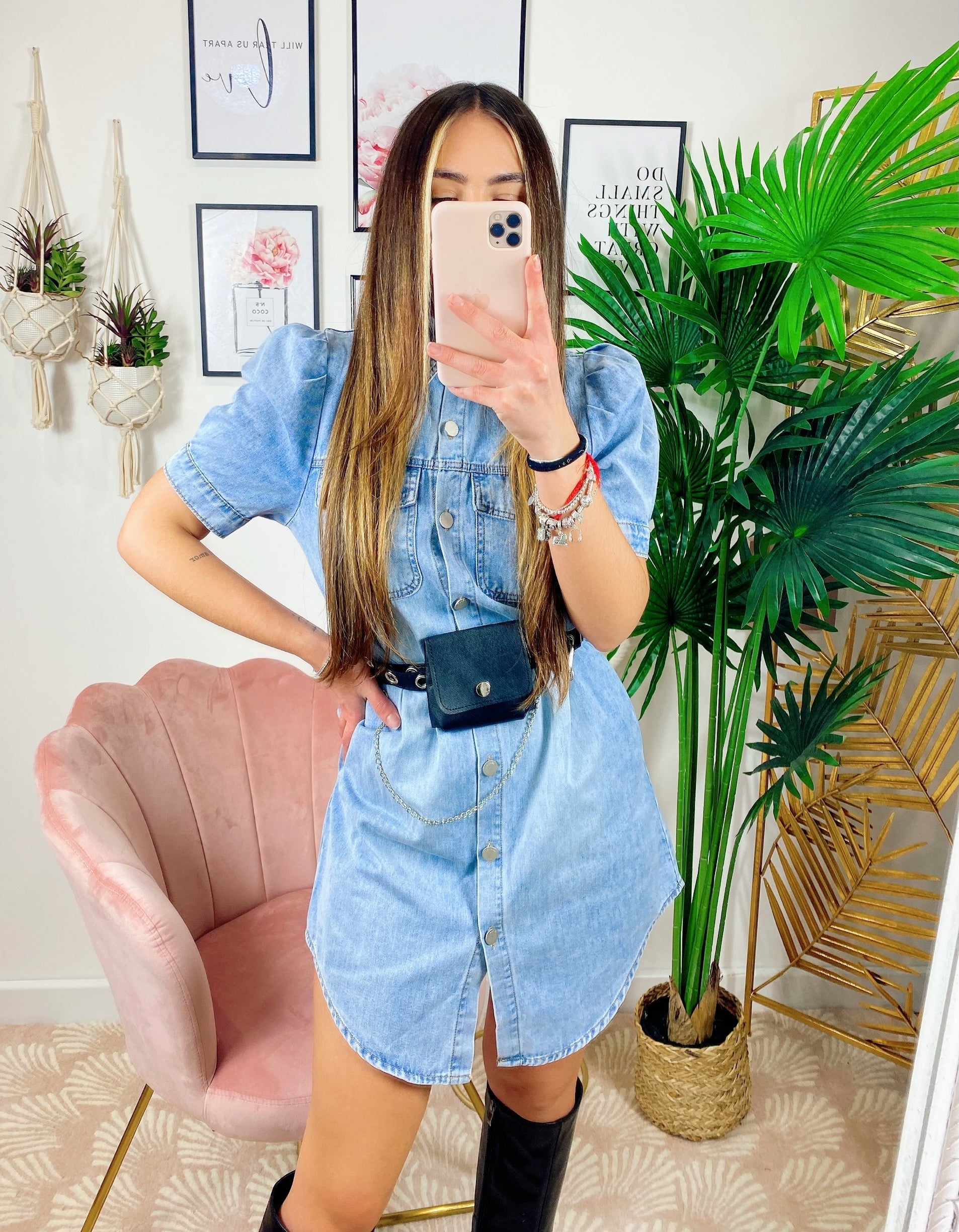 Abito di jeans con cintura compresa