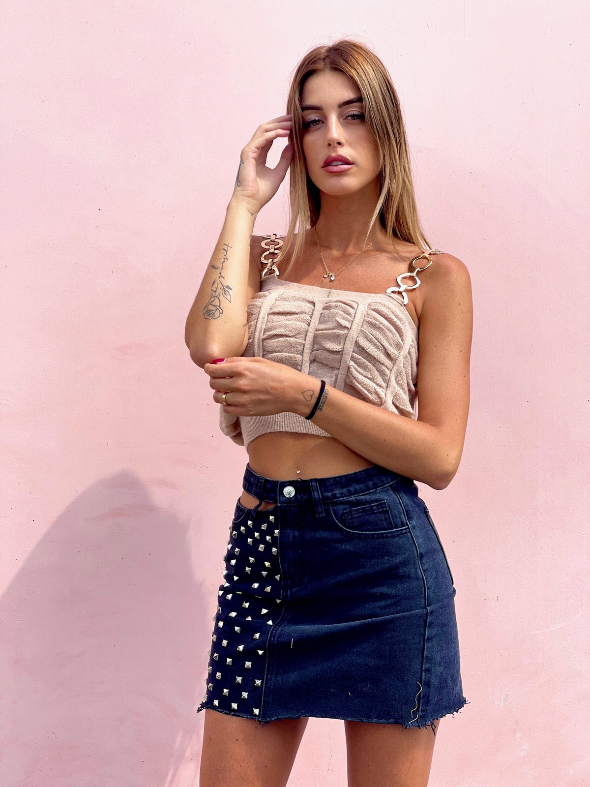 Gonna di jeans con borchie e trasparenze nera