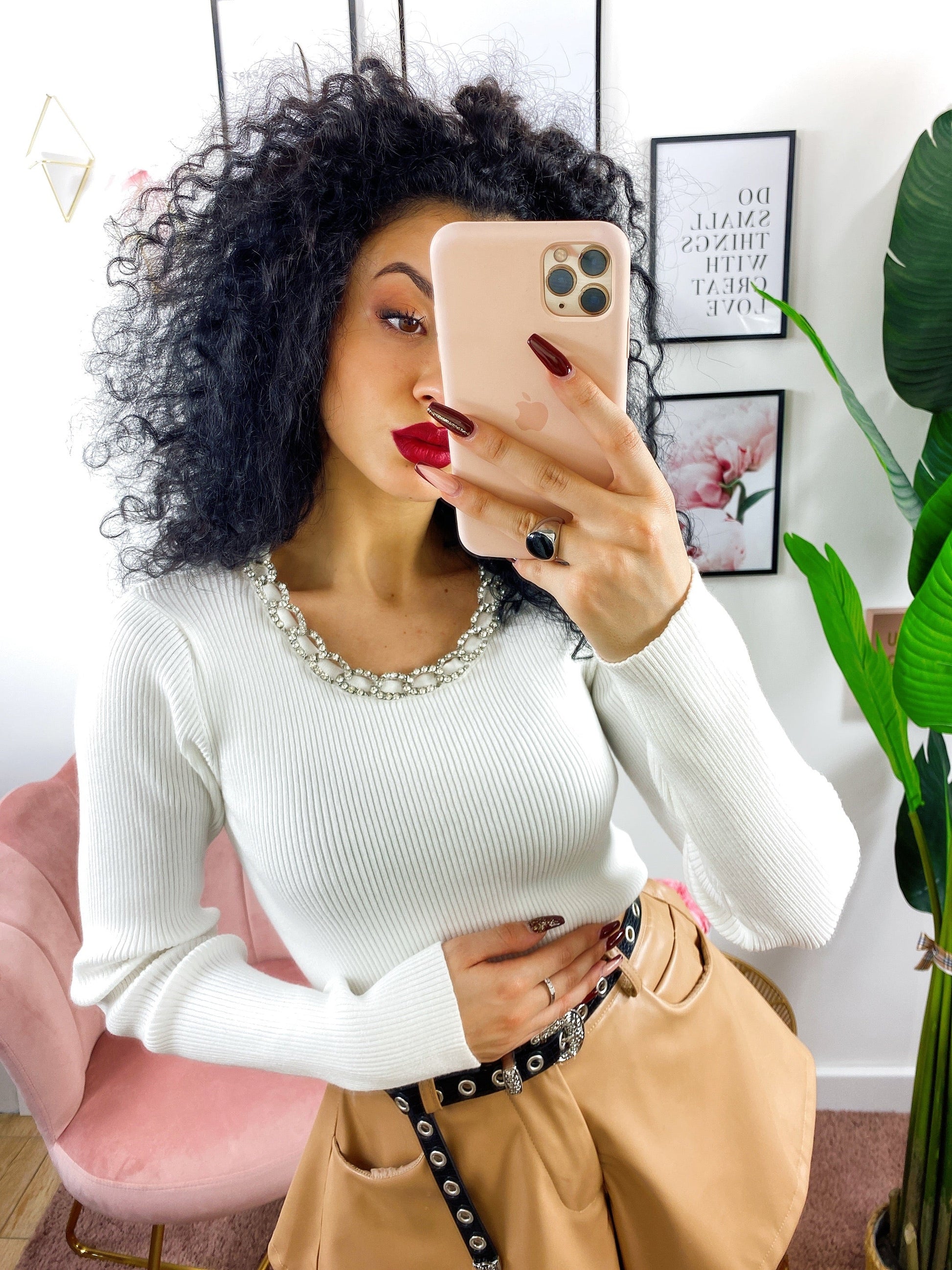 Maglia a costine con catena piccola argento e strass