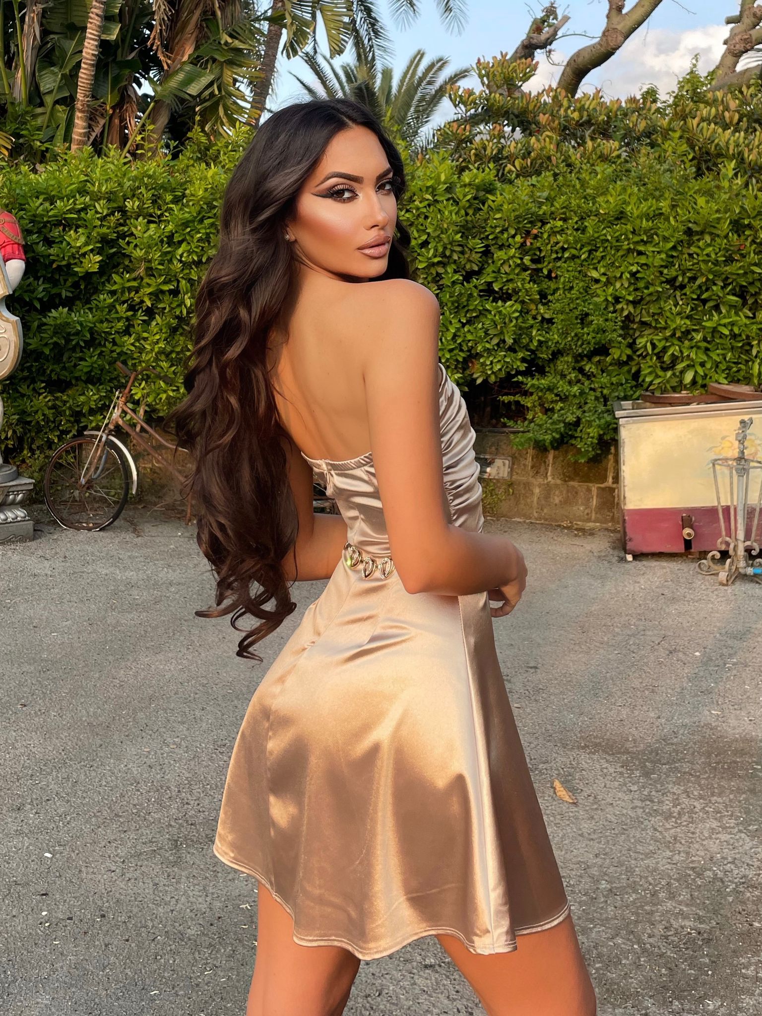 Abito in raso corto gold