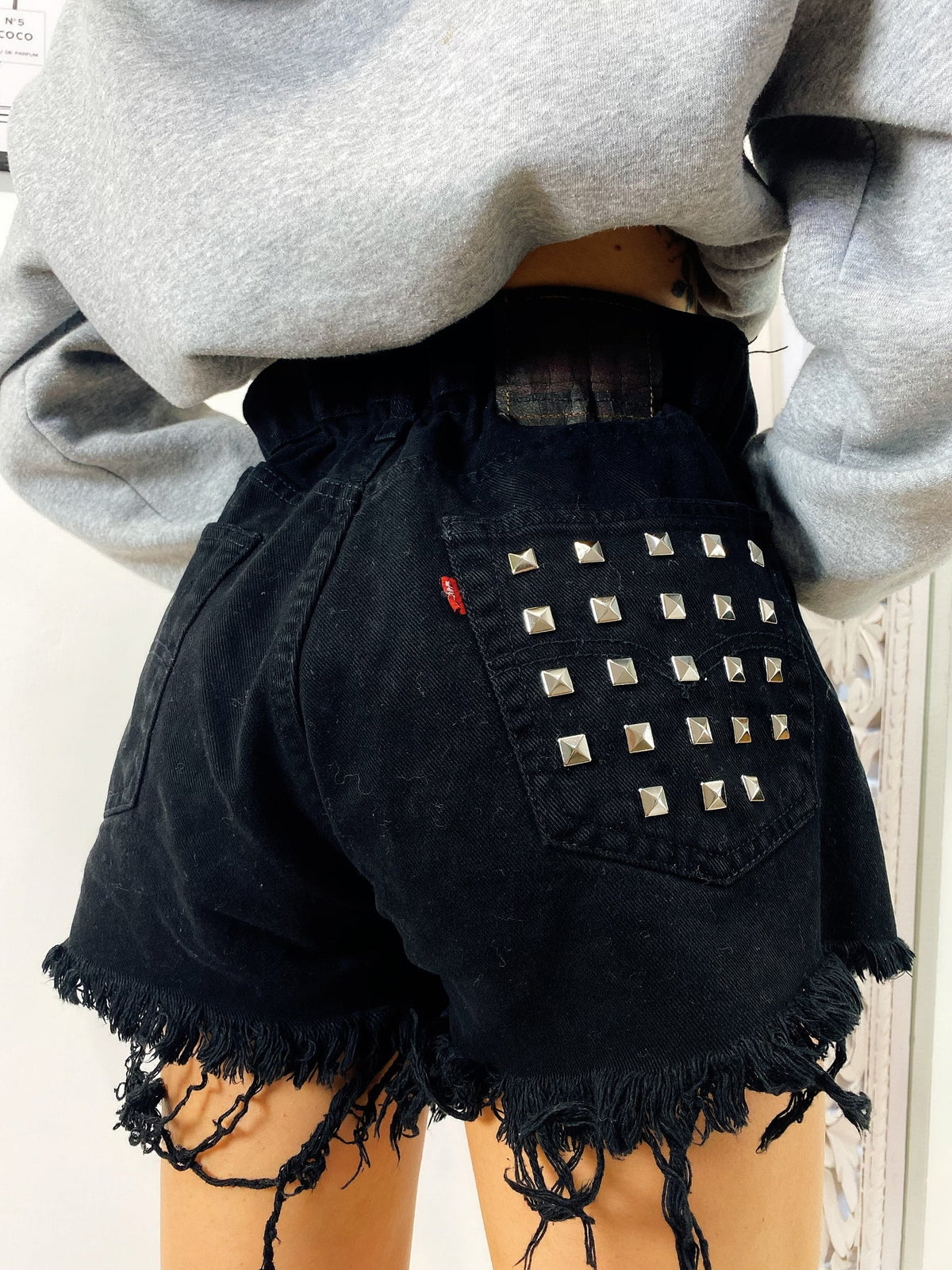 Short Levi’s Vintage nero con borchie