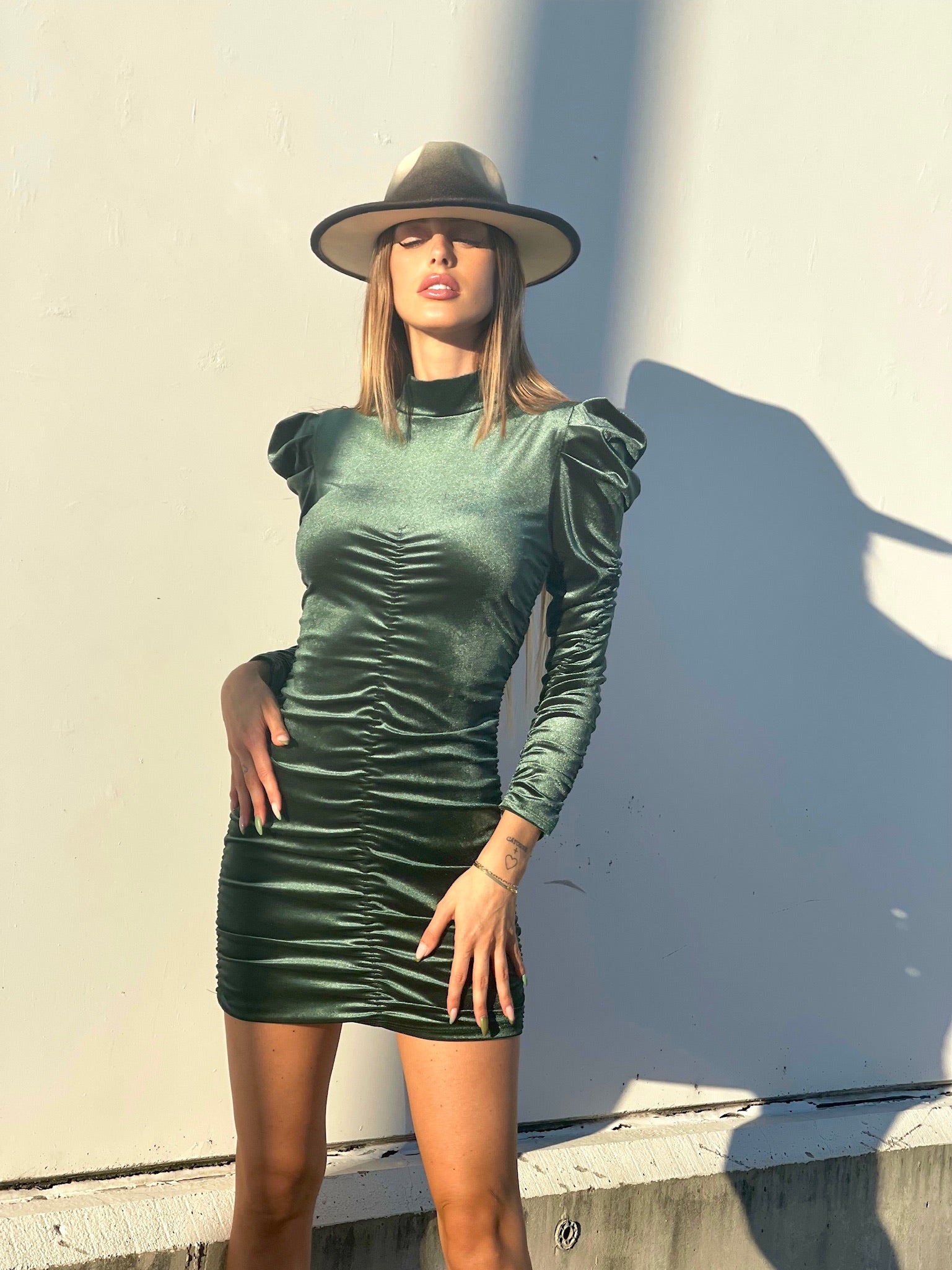 Abito in velluto aderente verde