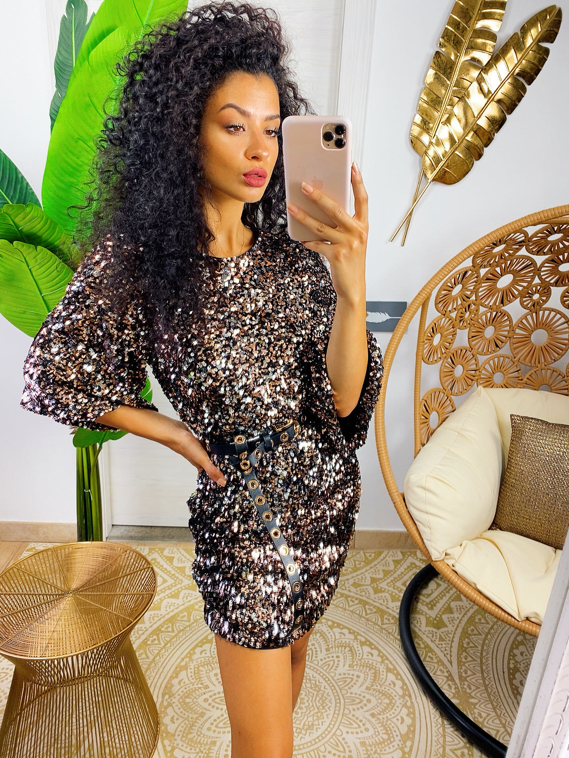 Abito con paillettes bronzo schiena aperta