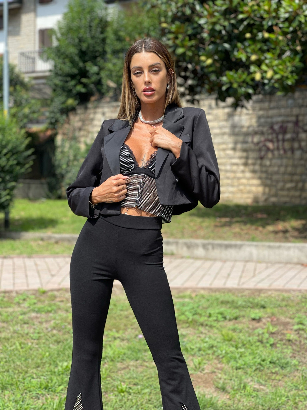 Giacca crop con dettagli in raso