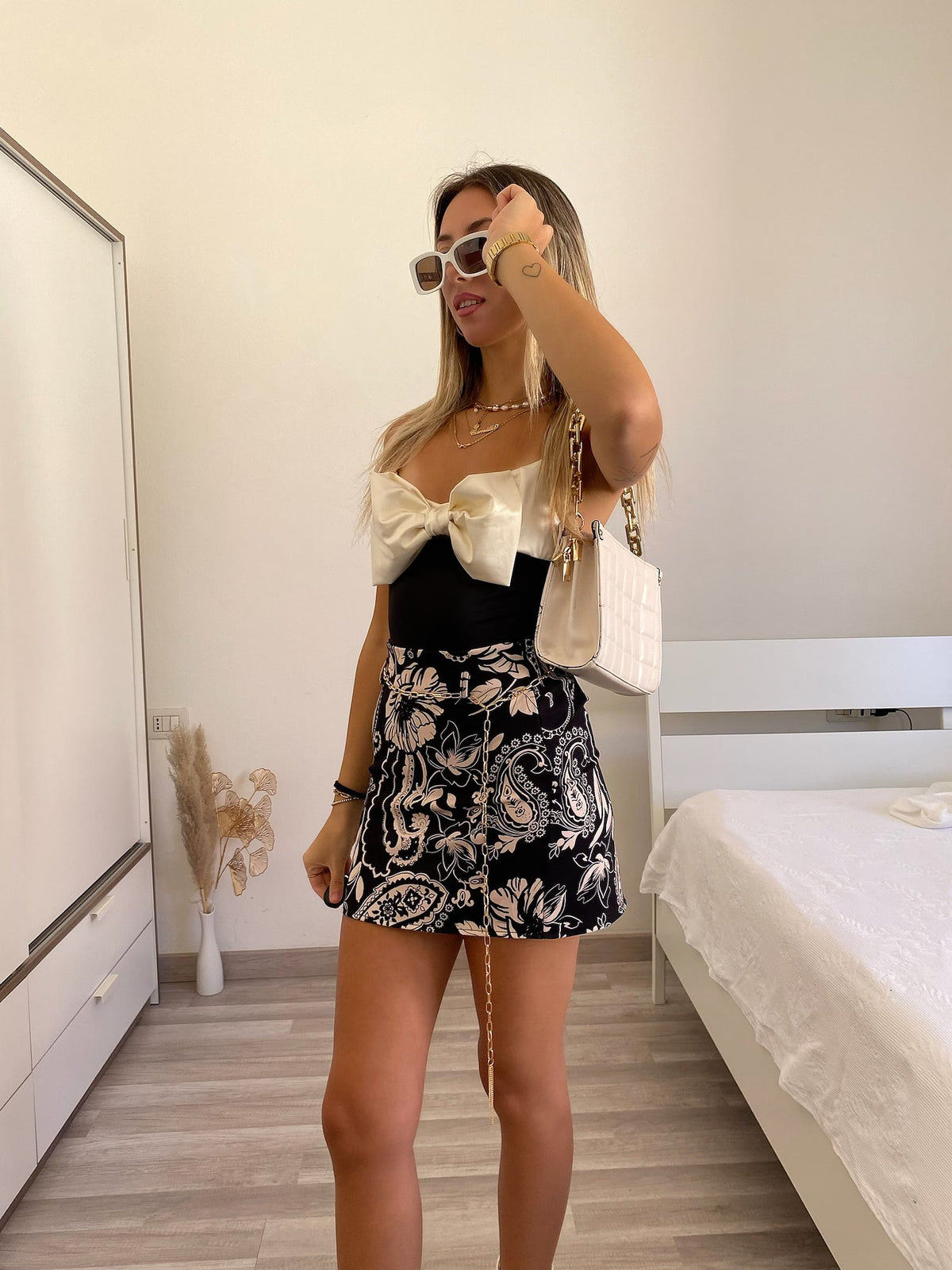 Body con fiocco