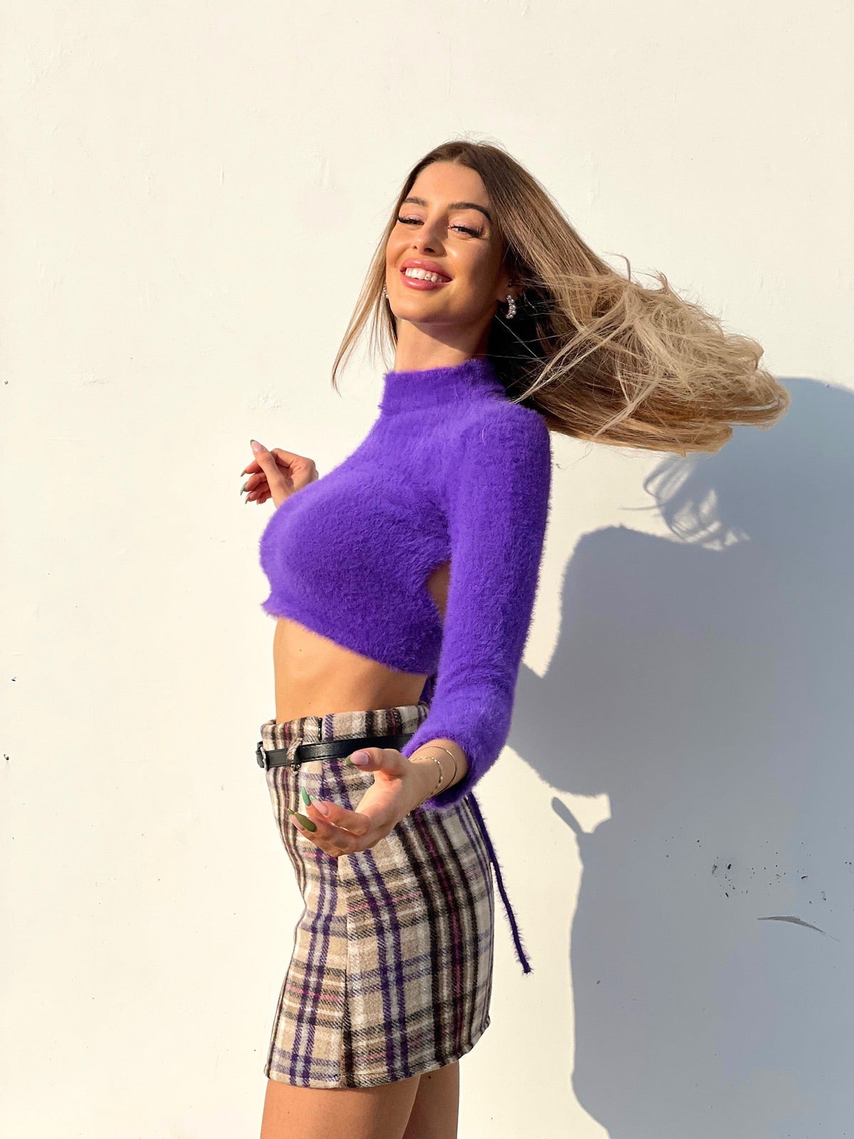Maglioncino morbidissimo viola schiena aperta