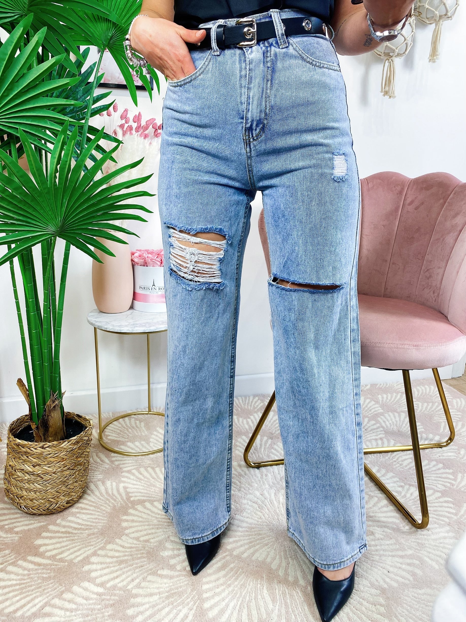 Jeans boyfriend zampa larga con maxi spacchi