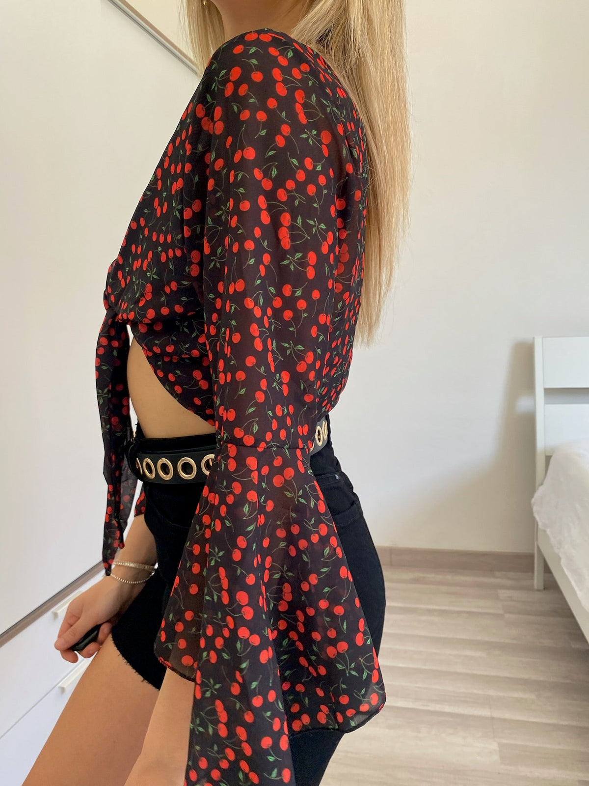 Camicetta con ciliegie e fiocco