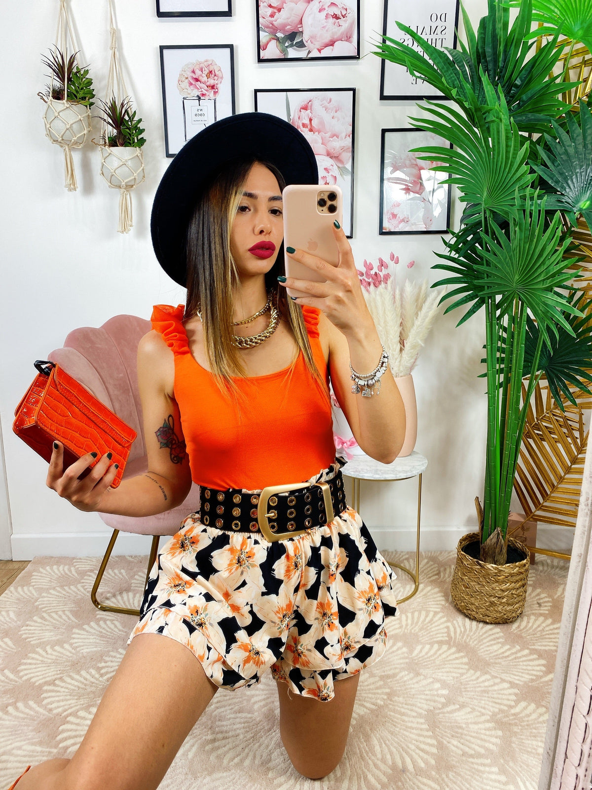 Short nero fiori arancio