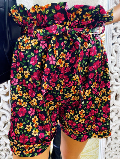 Short a fiori base nera con fiocco