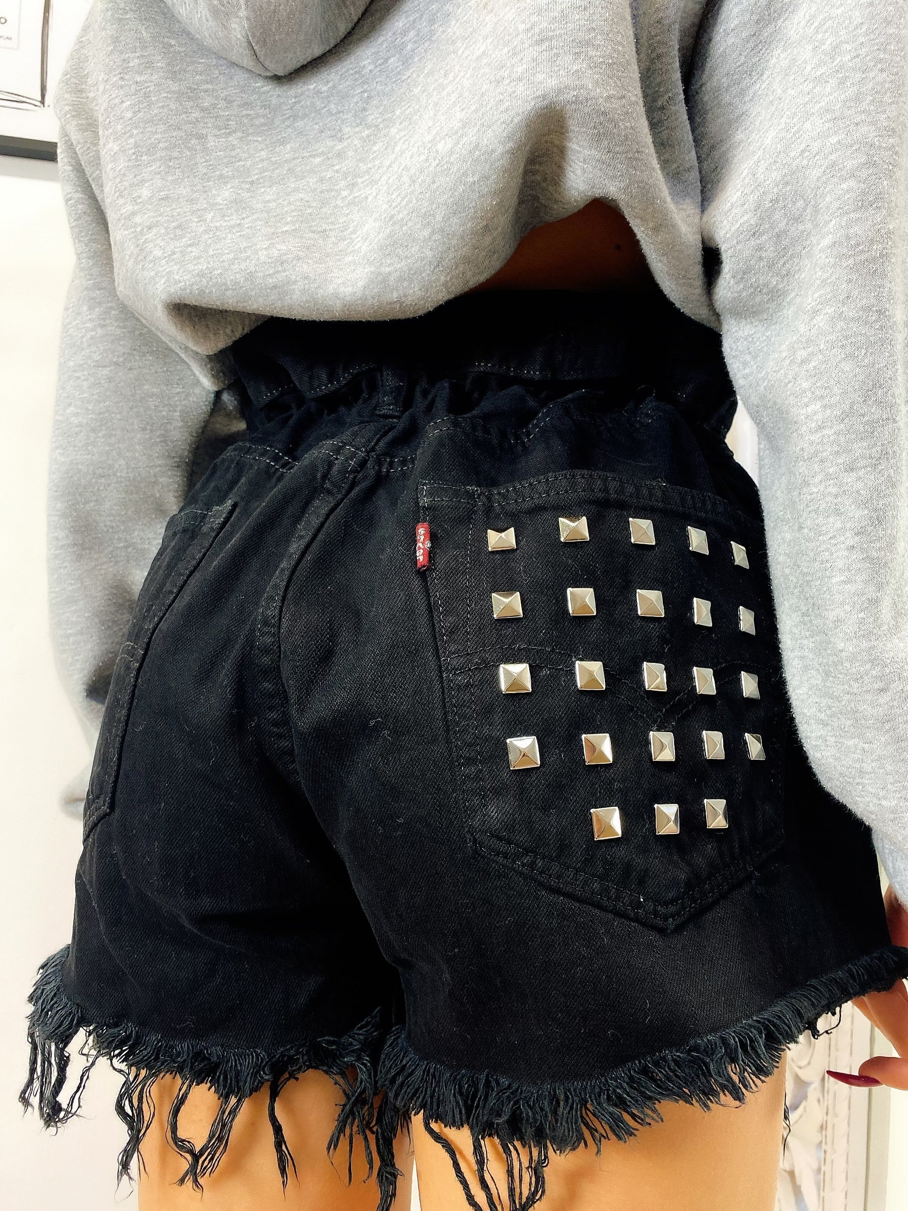 Short Levi’s Vintage nero con borchie