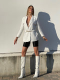 Blazer bianco con cintura