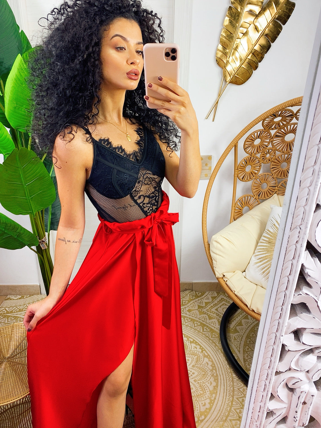 Body in pizzo nero