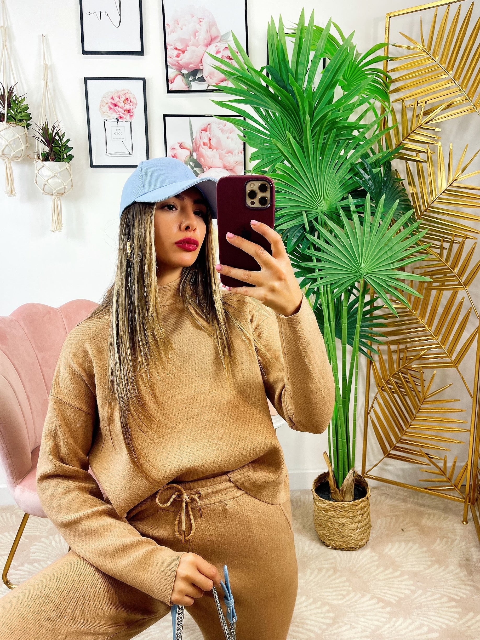 Completo maglia e pantalone camel
