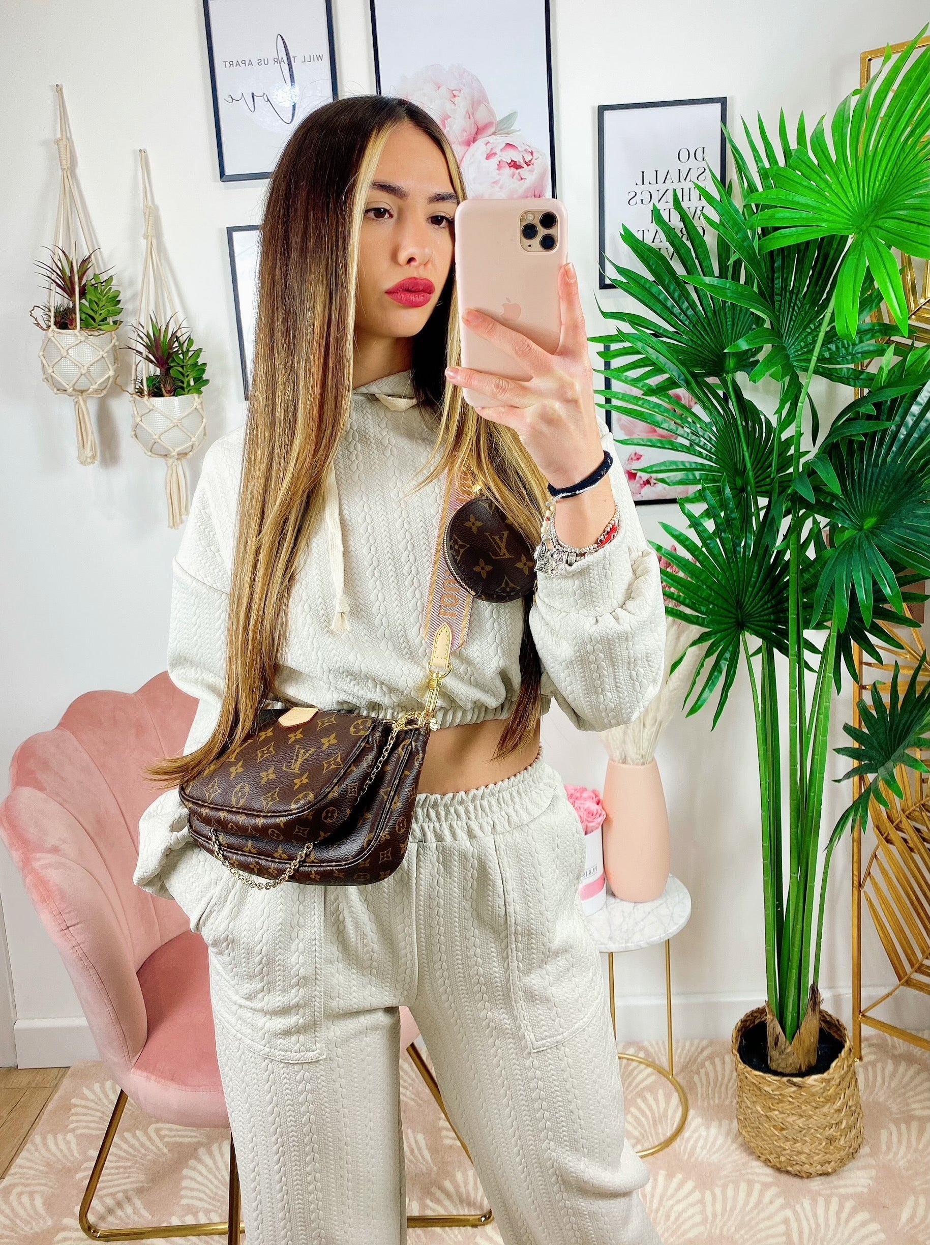 Tuta Sportiva Ricamata Beige
