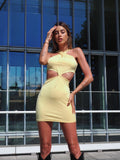 Abito giallo con incrocio