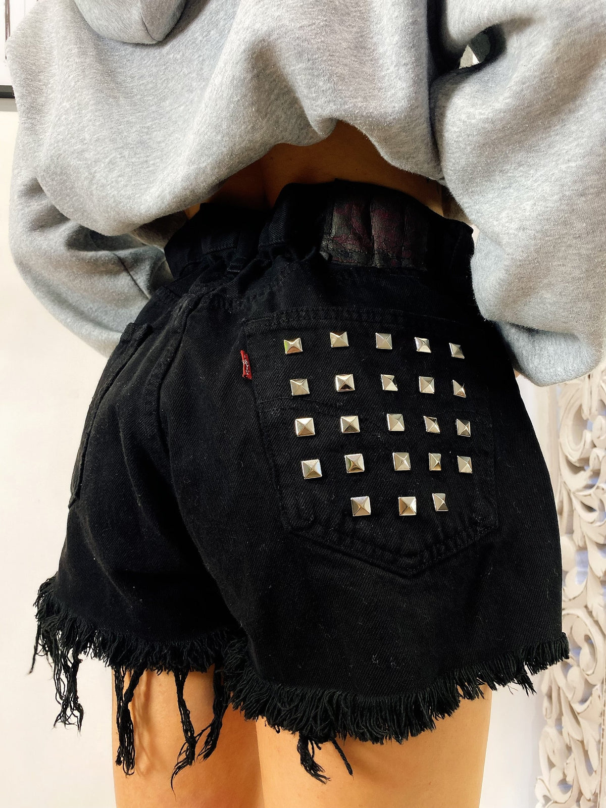 Short Levi’s Vintage nero con borchie