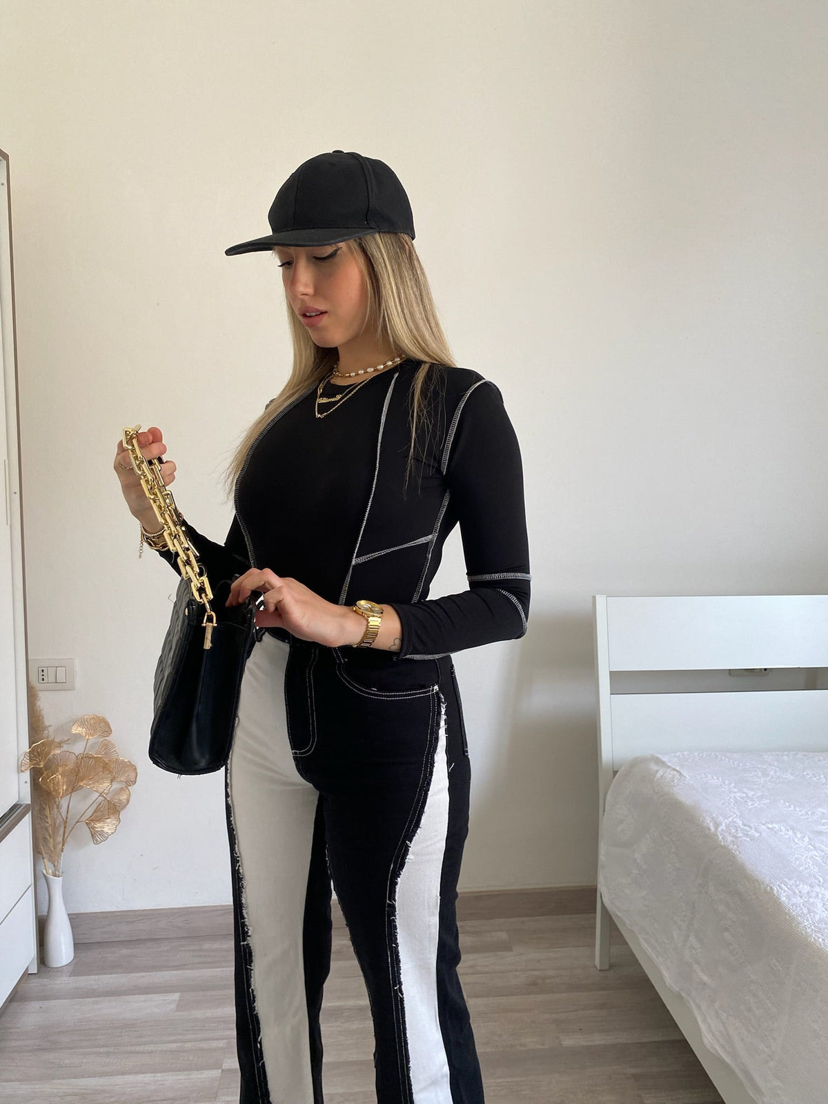 Body cuciture fuori