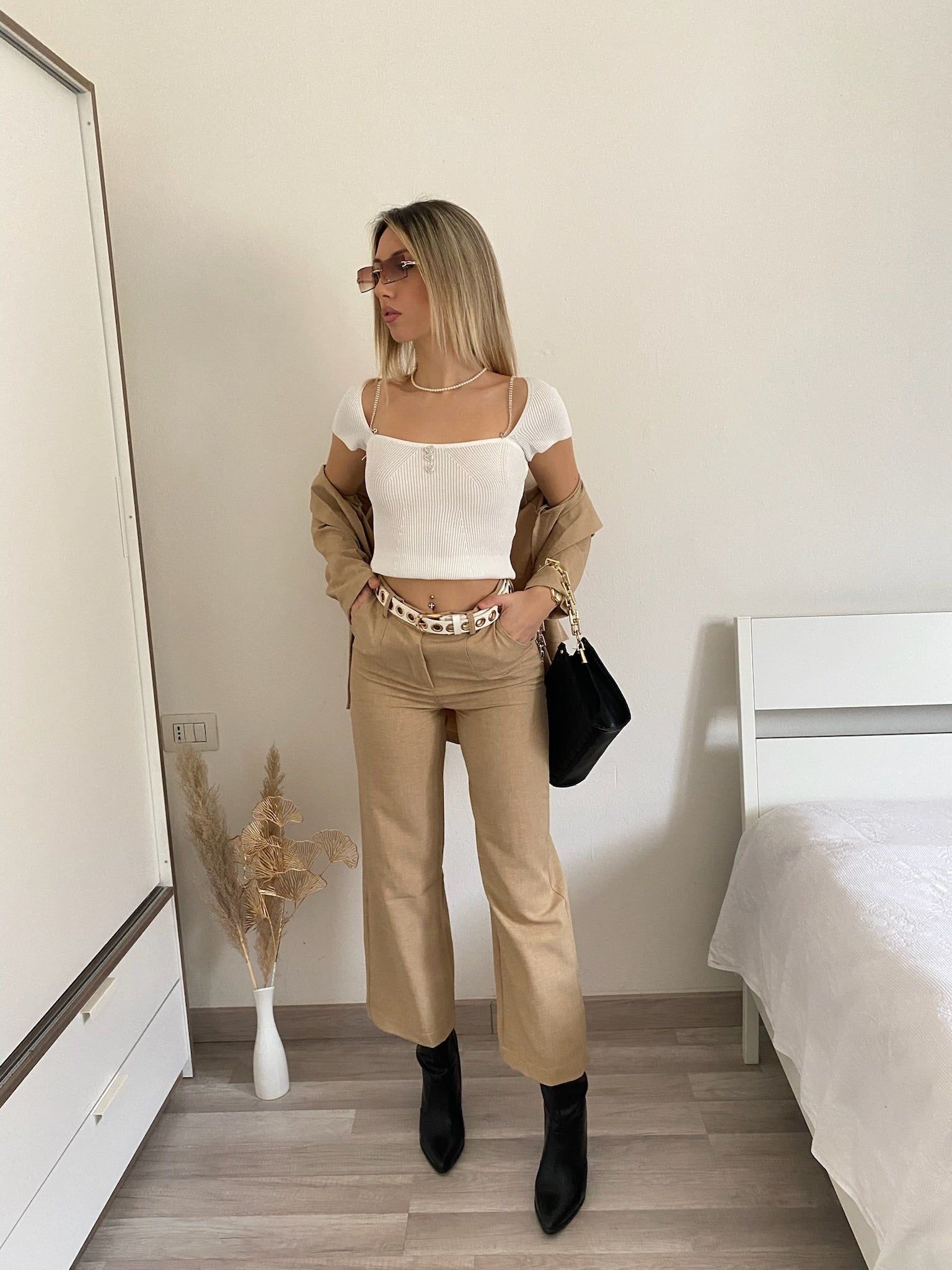 Maglioncino crop bianco bottoni a cuori