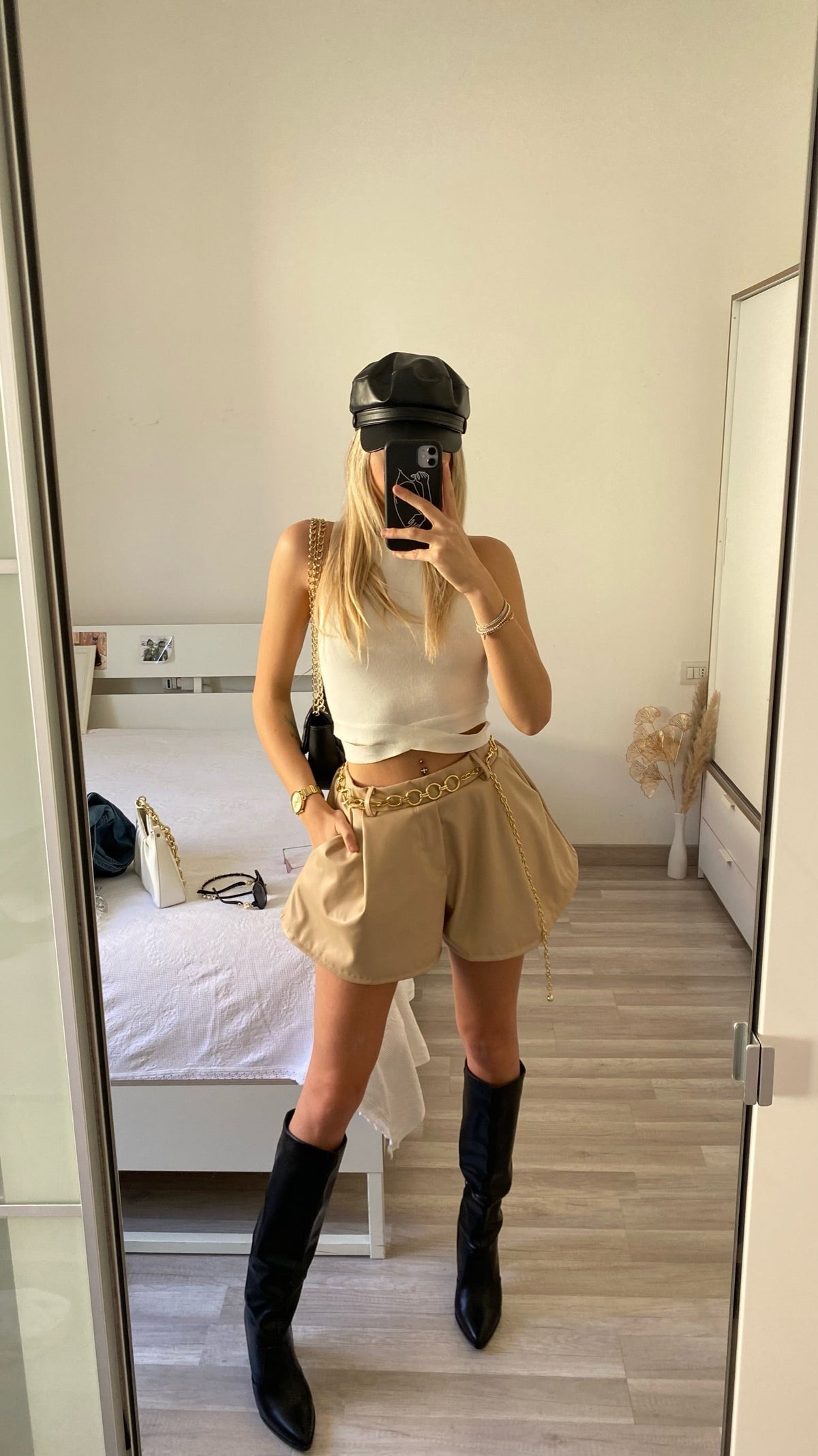 Short in ecopelle Camel