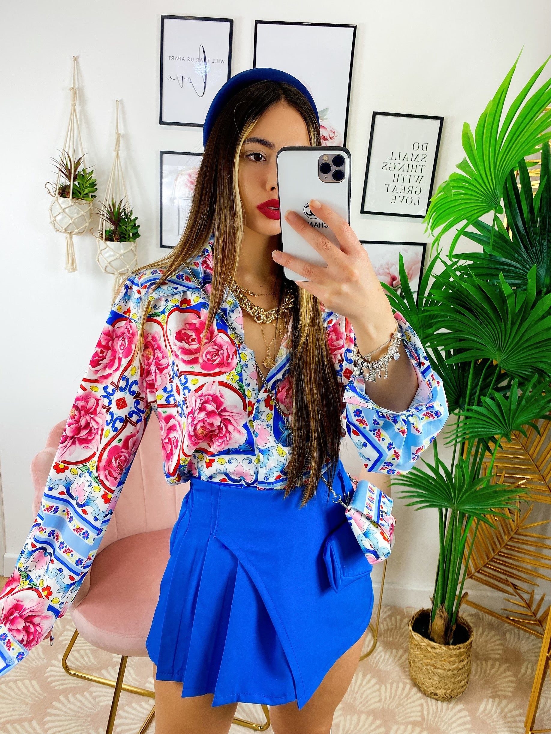 Camicia fiorata con borsetta base Celeste
