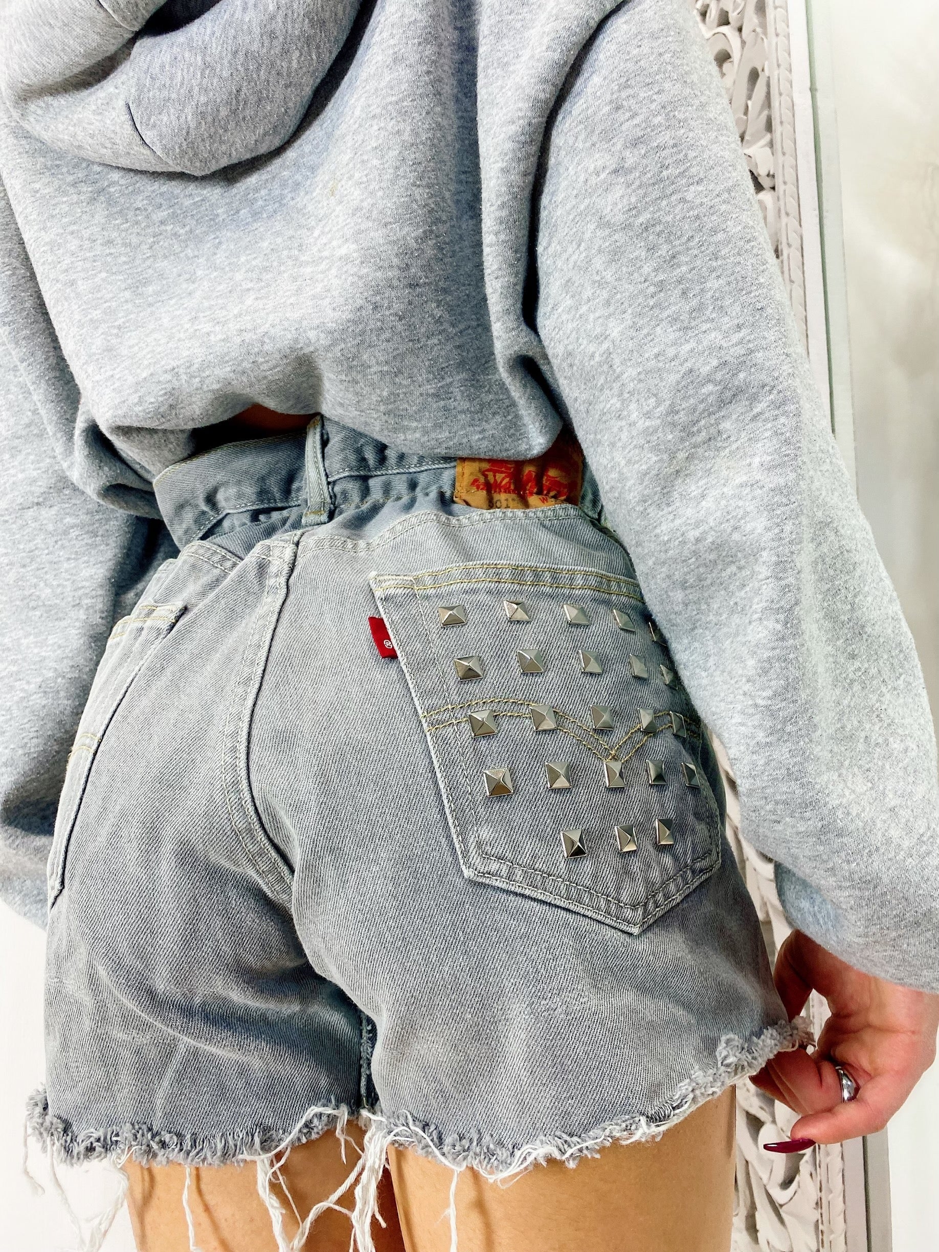 Levi’s Vintage grigio chiaro con borchie