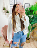 Camicia bianca con bottoni gold e borsetta