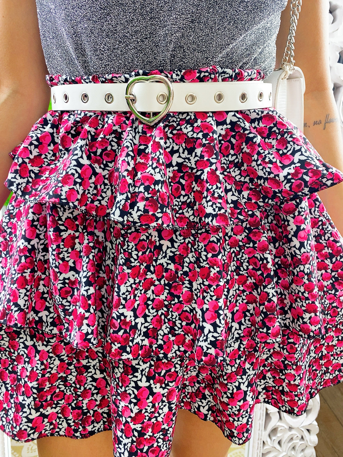 Gonna a balze con fiori Fuxia e nero