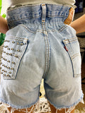 Short Vintage Levi’s jeans medio chiaro con borchie argento
