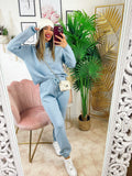 Completo maglia e pantalone celeste