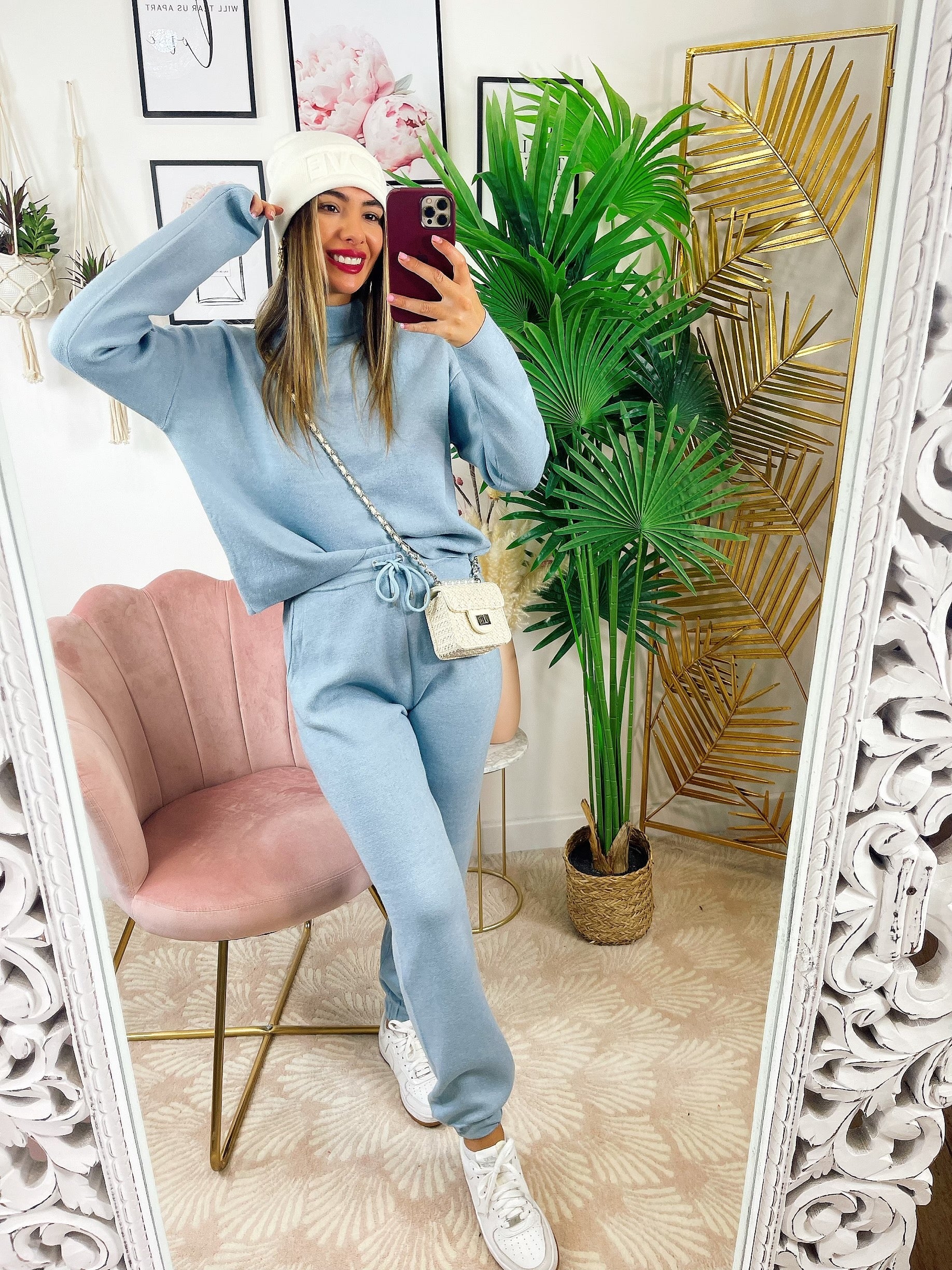 Completo maglia e pantalone celeste