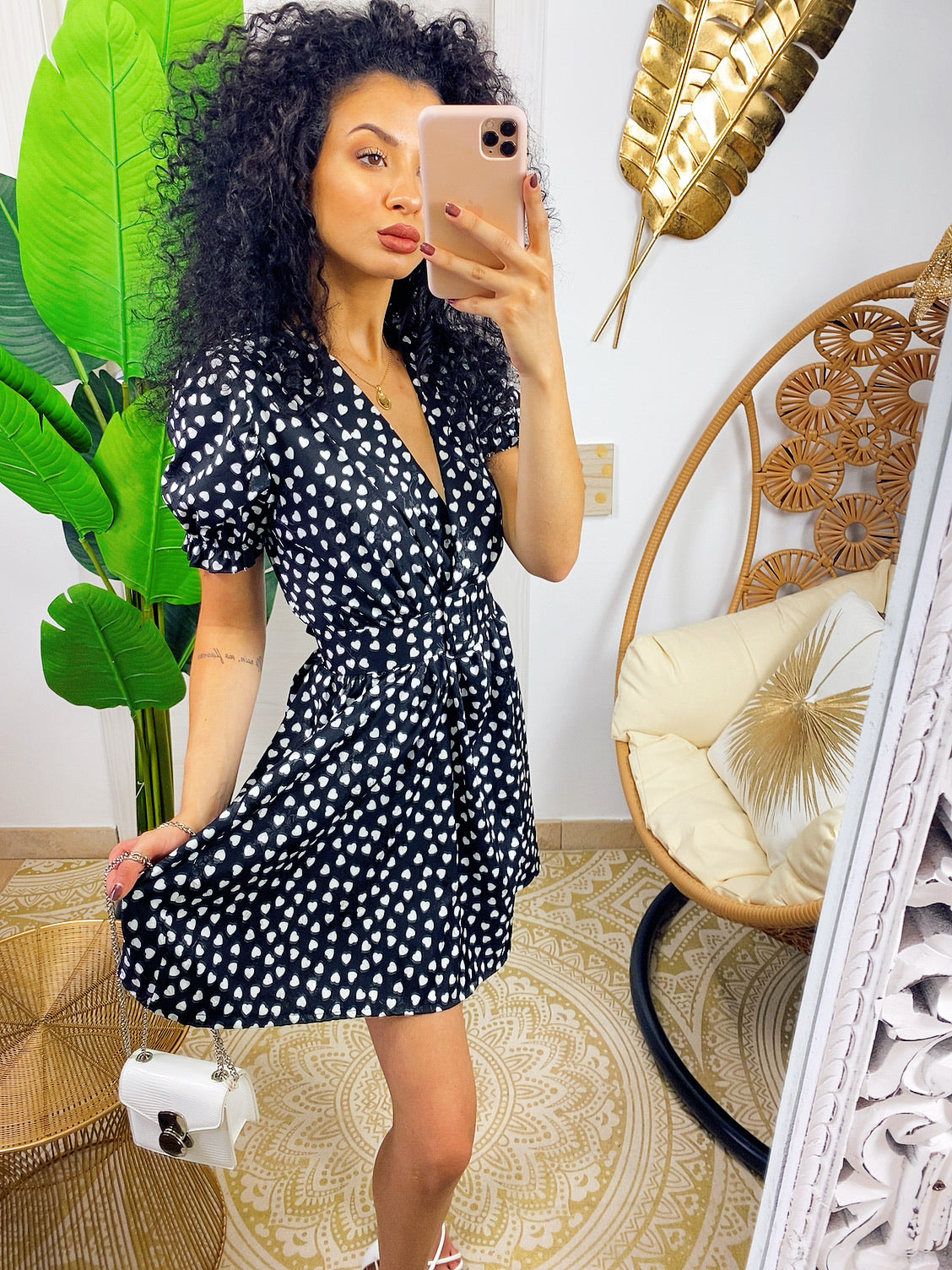 Abito a cuori nero con cintura
