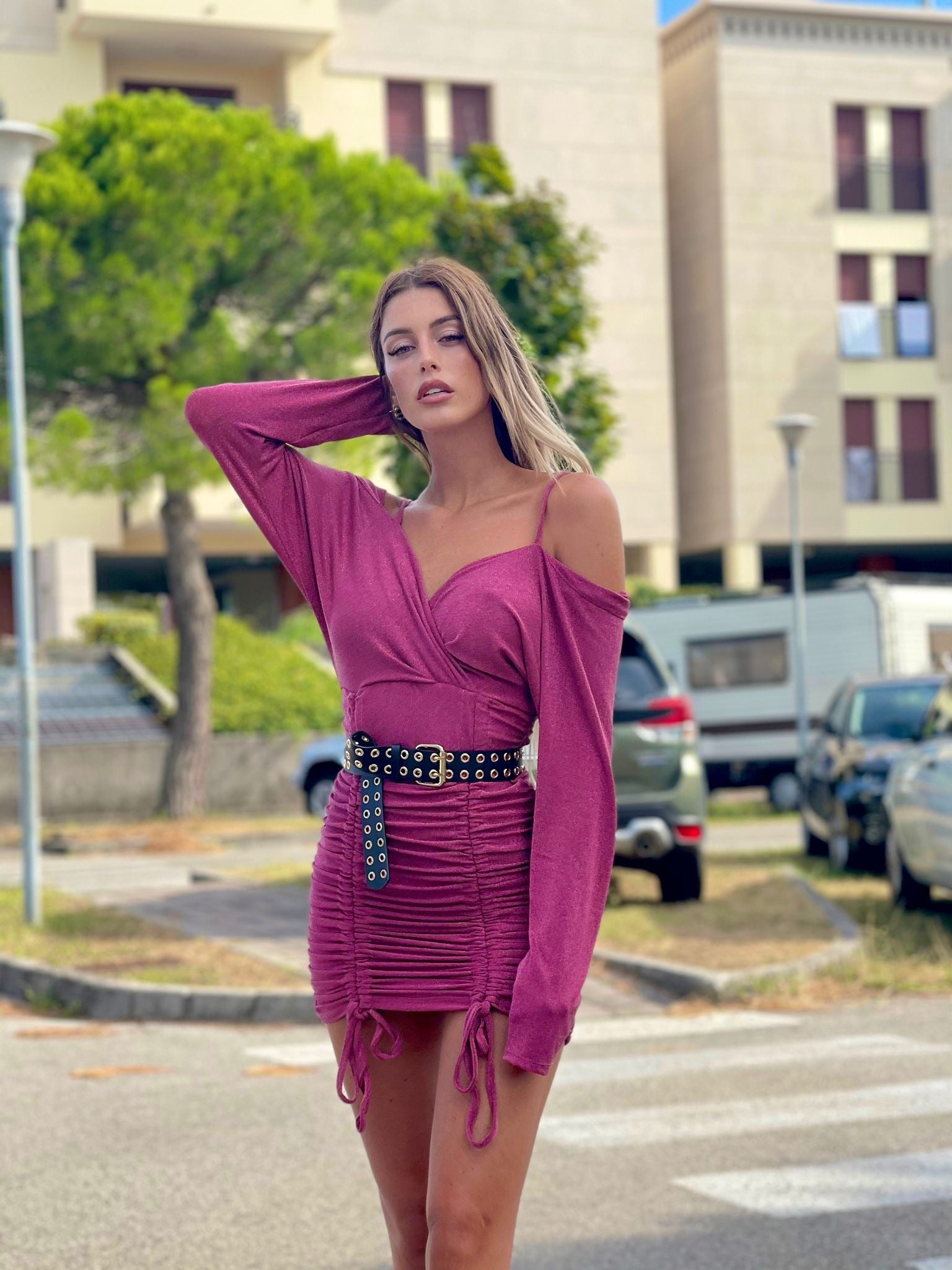 Abito glitter arricciato fuxia