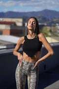 Top crop nero zigzag