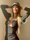 Cappello bianco e nero catena oro