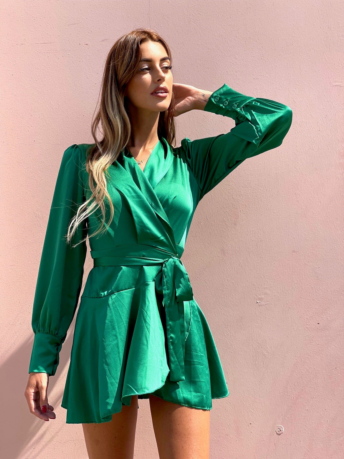 Abito in raso verde smeraldo