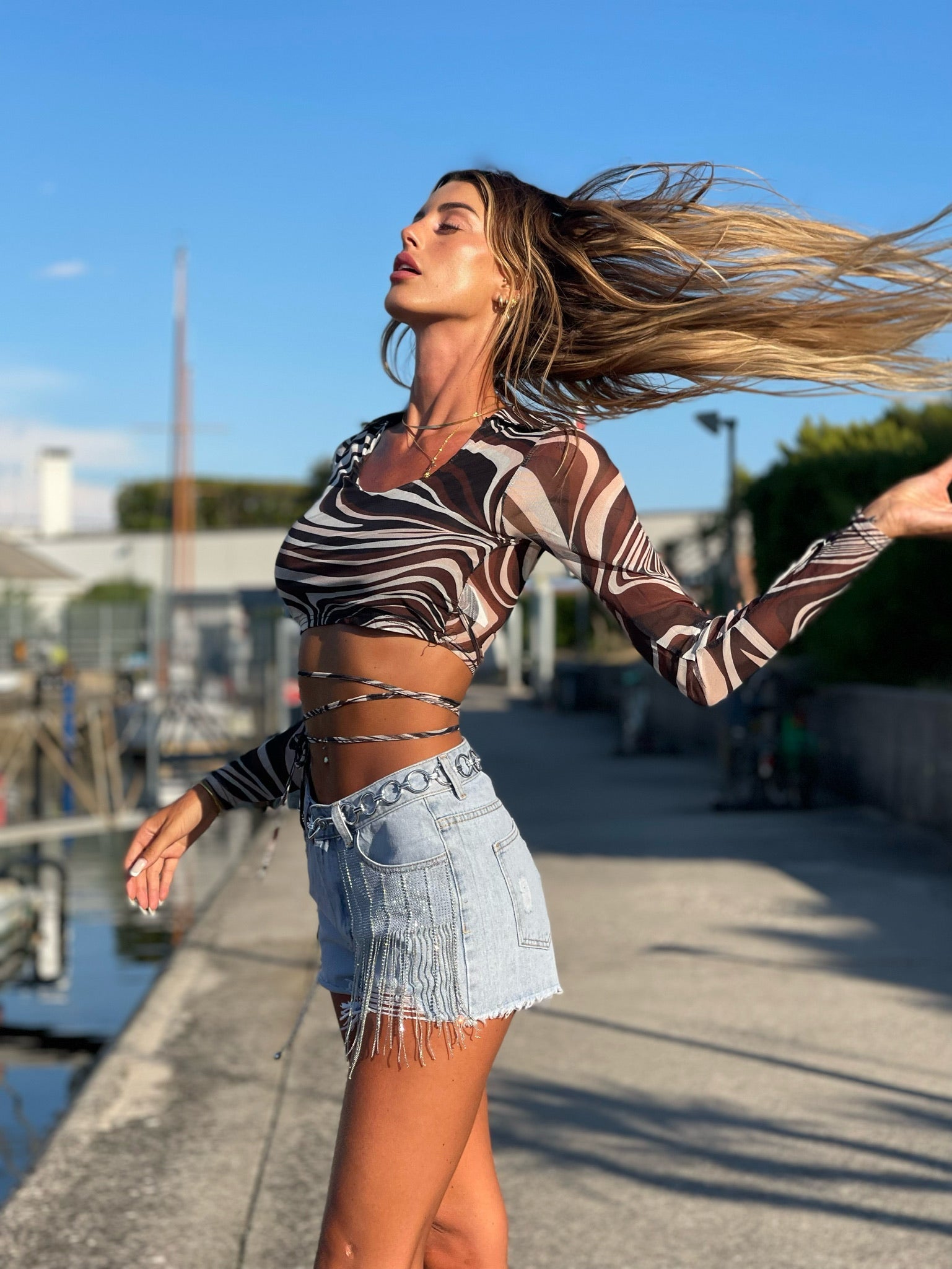 Maglia crop sfumature nude