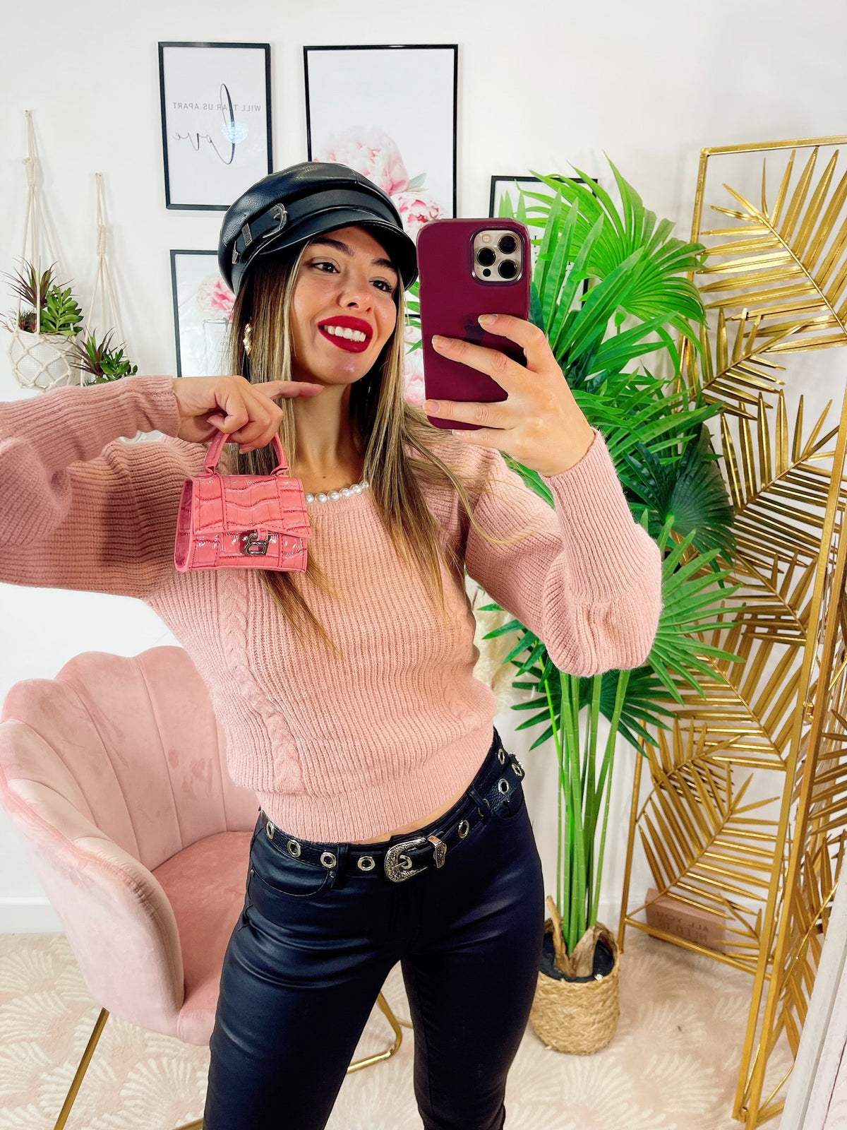 Maglione con scollo a u con perle rosa