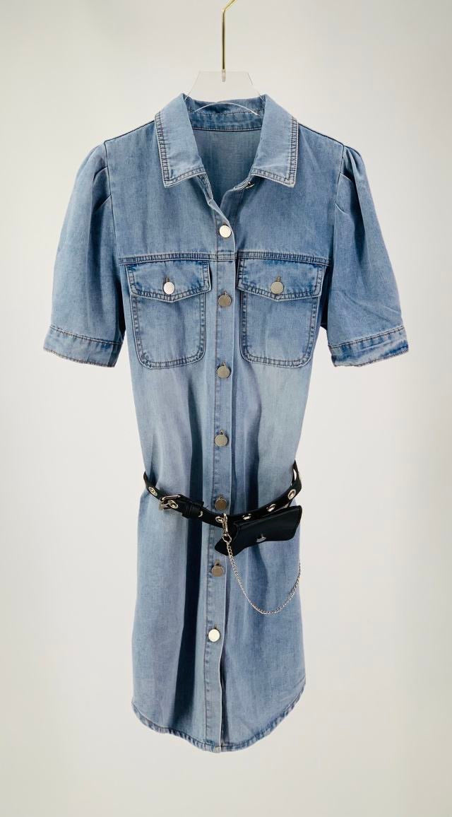 Abito di jeans con cintura compresa