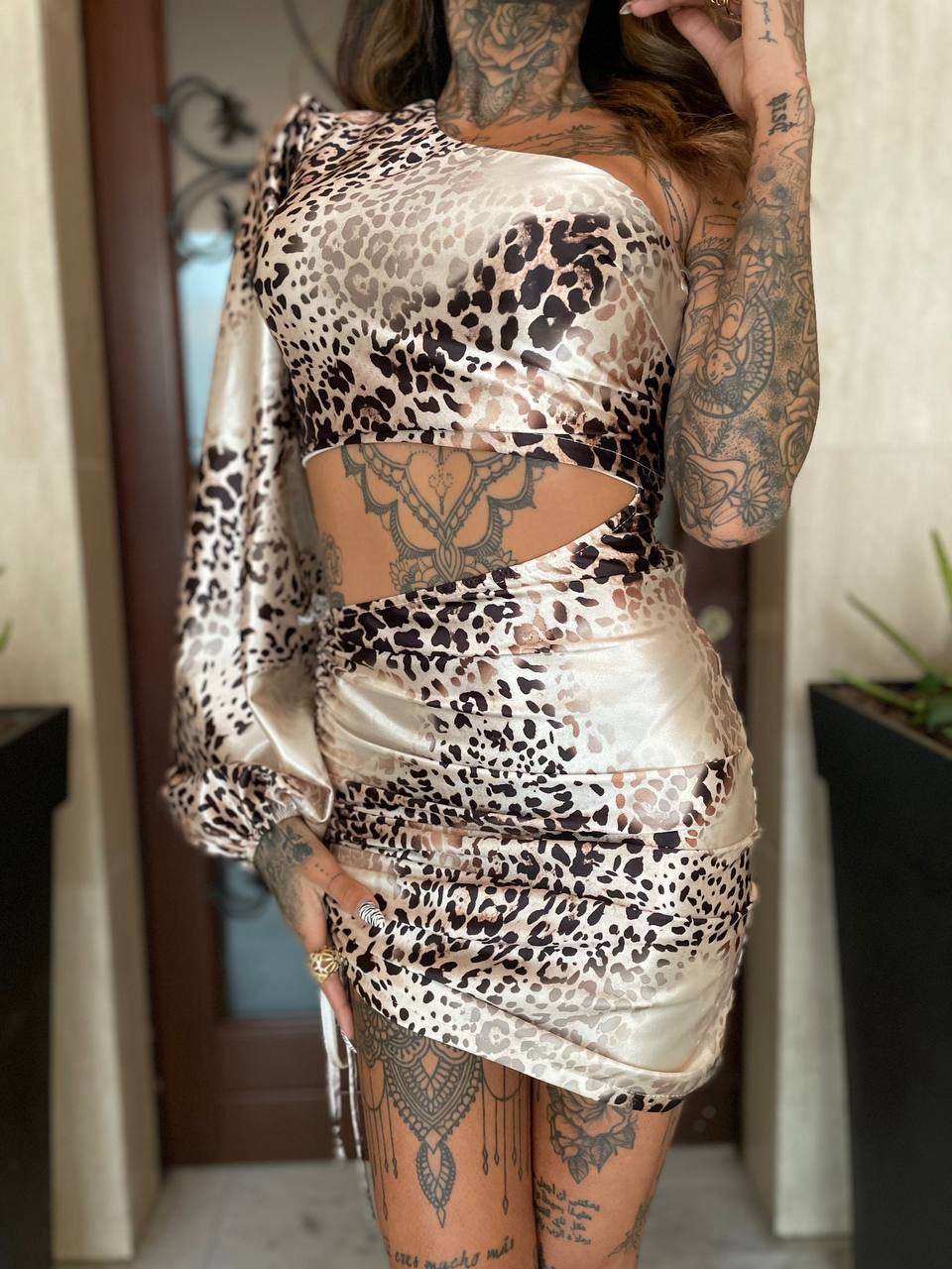 Abito monospalla animalier beige