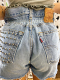 Short Vintage Levi’s jeans medio chiaro con borchie argento