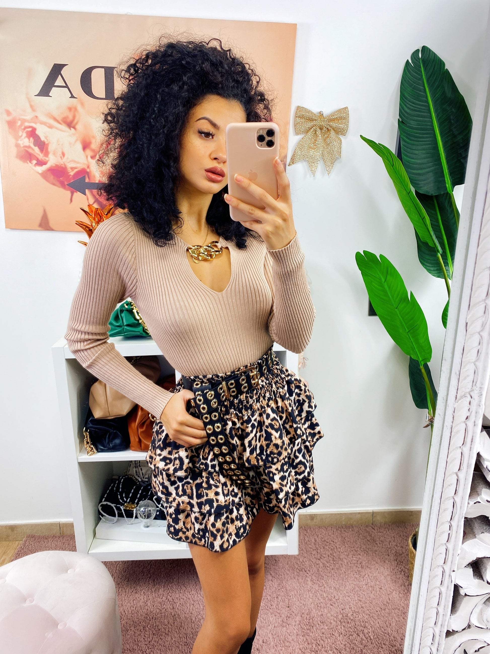 Maglia a costine con catena oro