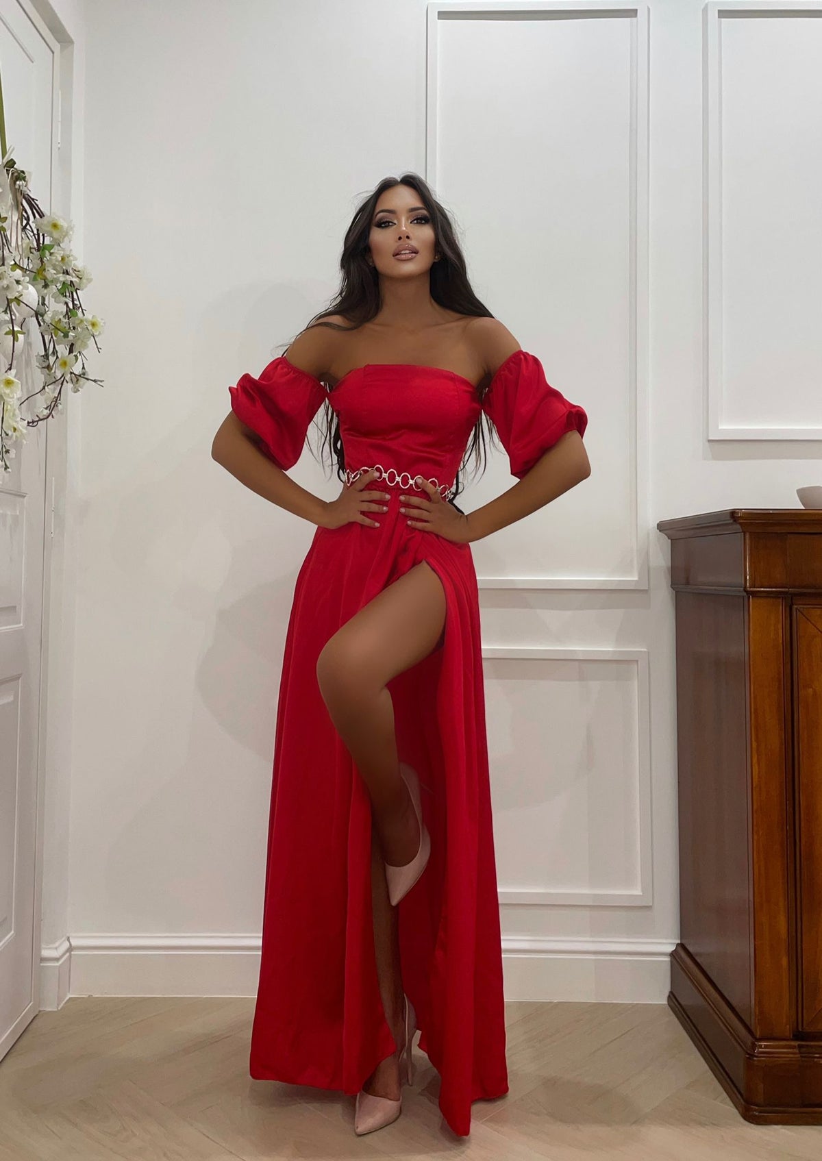 Abito rosso scollo a barchetta