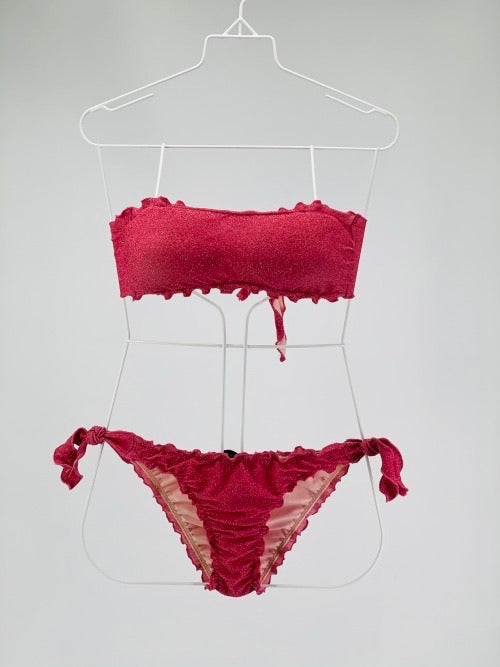 Bikini a fascia con arricciature fragola