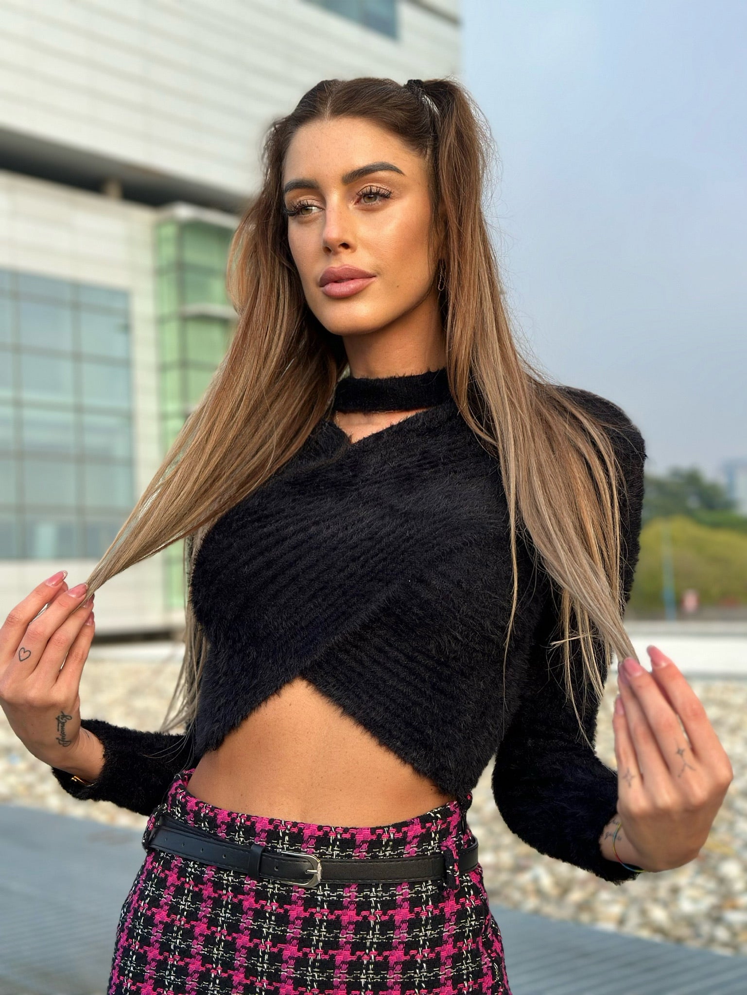 Maglioncino morbidissimo nero con choker