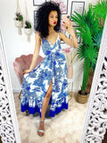 Abito con maxi spacco  bianco e blu con fusciacca
