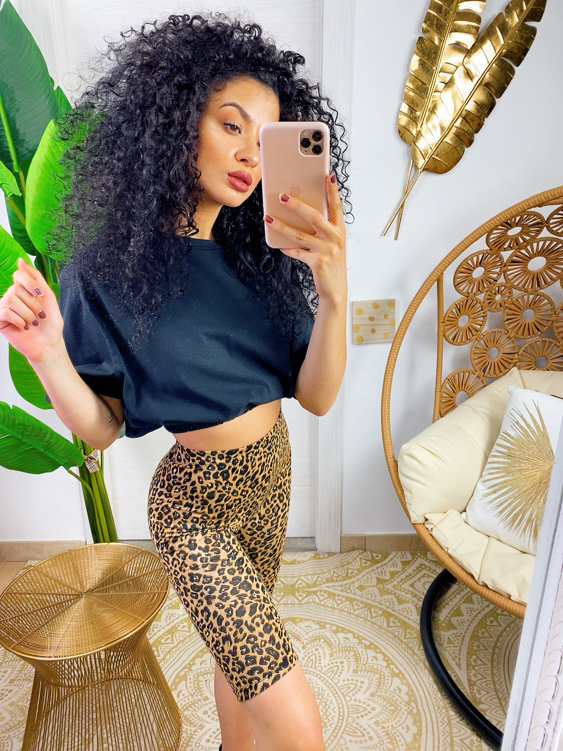 Maglia a top crop nera con elastico